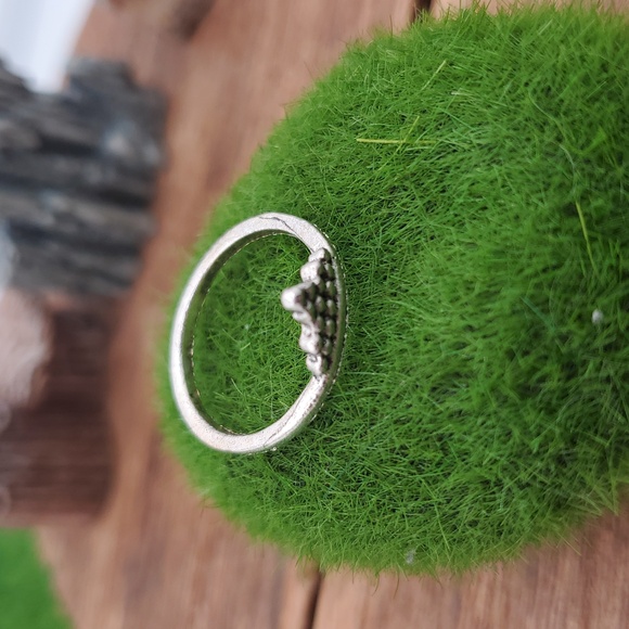 Cute Tiara Ring Size 4 R811 main image 0